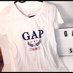 Gap shirt